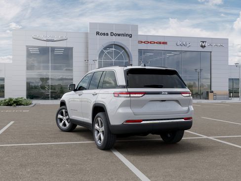 New 2026 Jeep Grand Cherokee Limited RWD image 3