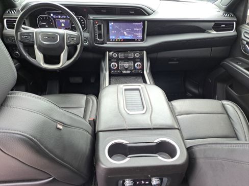 Used 2021 GMC Yukon Denali image 10