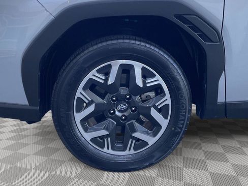 Used 2025 Subaru Forester Premium AWD/4WD image 8