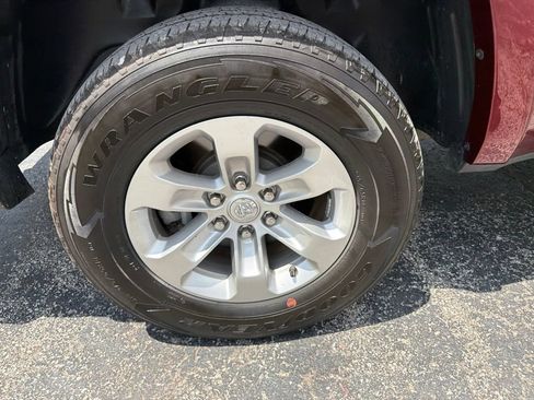 Used 2021 RAM 1500 Laramie AWD/4WD image 8