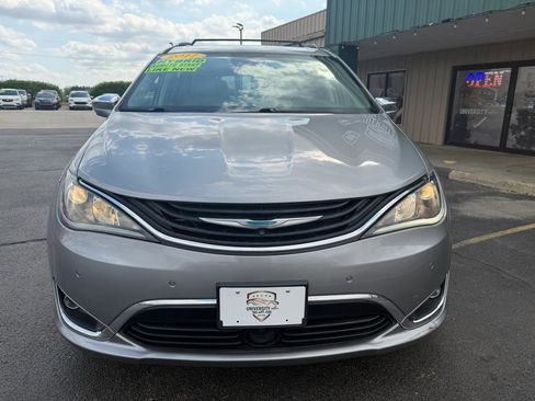 Used 2017 Chrysler Pacifica Platinum FWD image 8