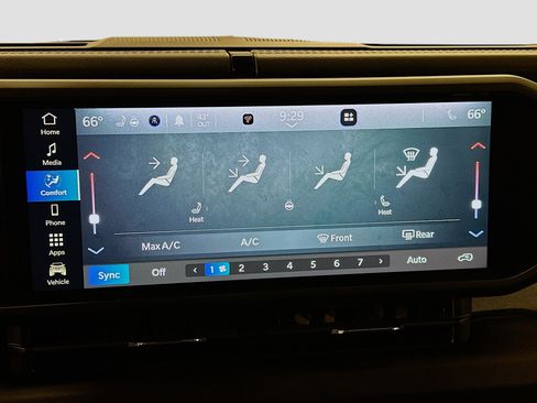 Used 2025 Jeep Wrangler Sahara image 24