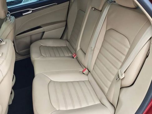 Used 2013 Ford Fusion SE FWD image 17
