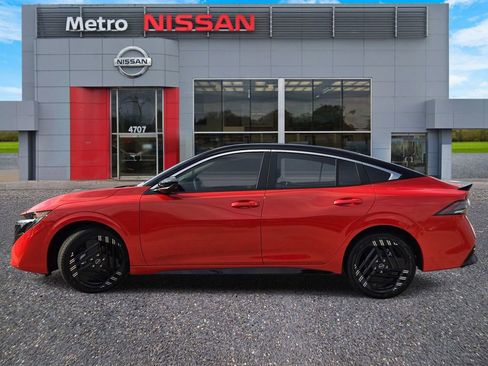 New 2026 Nissan Sentra SR w/ Floor Mat Package FWD image 3