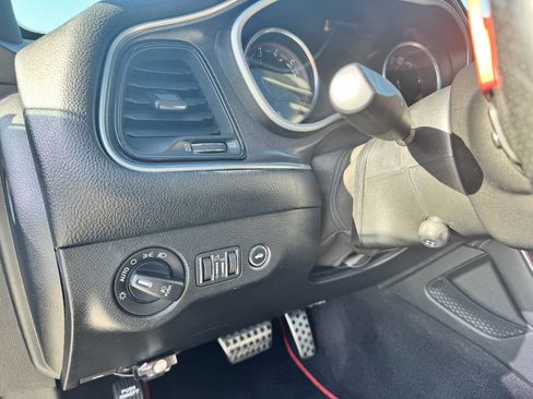 Used 2018 Dodge Challenger R/T Scat Pack w/ Leather Interior Group RWD image 17