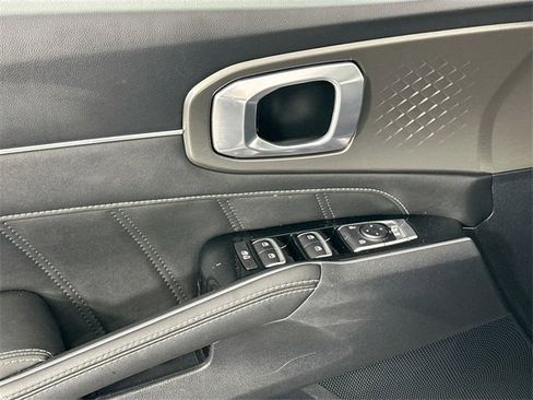 Used 2023 Kia Sorento SX image 26