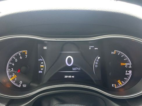 Used 2020 Jeep Grand Cherokee Altitude image 14