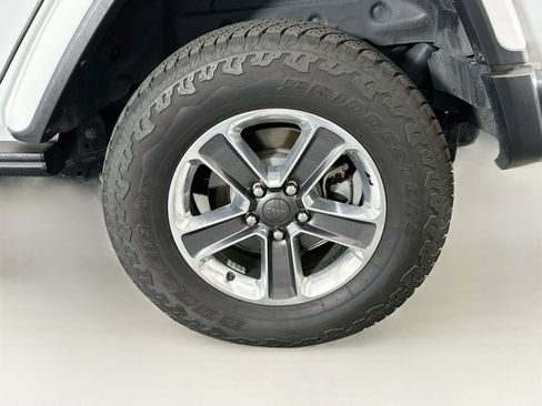 Used 2020 Jeep Wrangler Unlimited Sahara AWD/4WD image 11