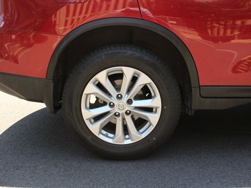 Used 2015 Nissan Rogue SV w/ SV Premium Package AWD/4WD image 5