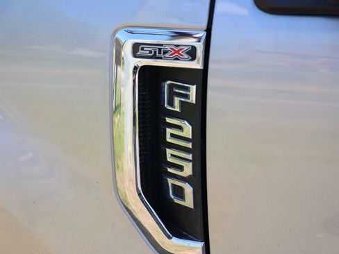 Used 2020 Ford F250 XL w/ STX Appearance Package AWD/4WD image 6