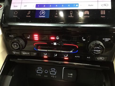 Used 2023 Jeep Grand Cherokee Limited w/ Trailer Tow Prep Group (B) image 30