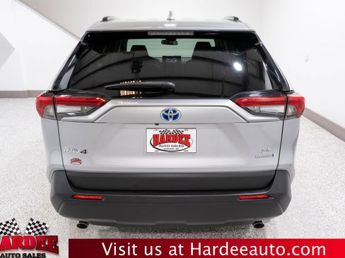 Used 2022 Toyota RAV4 LE image 4