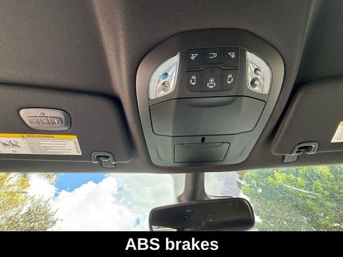 New 2026 Chrysler Pacifica Select image 11