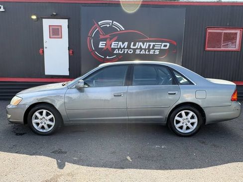 Used 2001 Toyota Avalon XLS FWD image 3