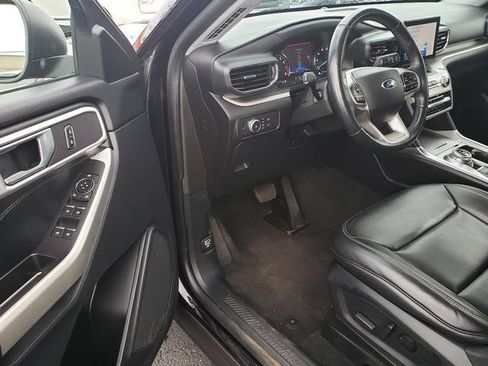 Used 2021 Ford Explorer XLT w/ Equipment Group 202A AWD/4WD image 12