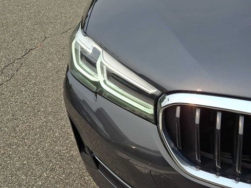 Used 2023 BMW 530i xDrive w/ Premium Package AWD/4WD image 10
