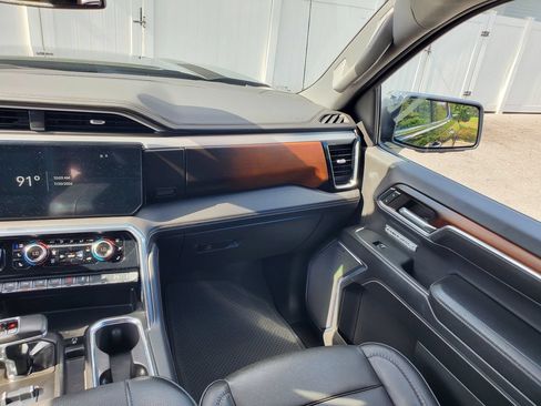 Used 2024 GMC Sierra 1500 Denali RWD image 15