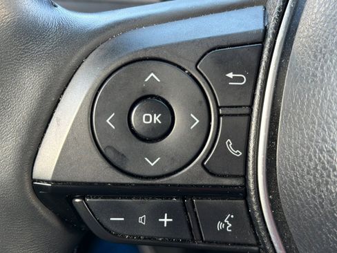 Used 2021 Toyota Venza Limited image 36