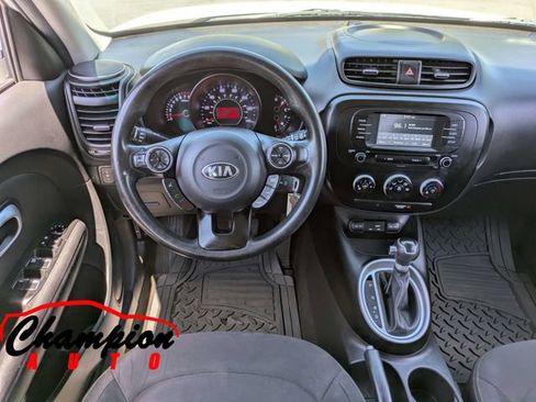 Used 2017 Kia Soul w/ Convenience Package image 19