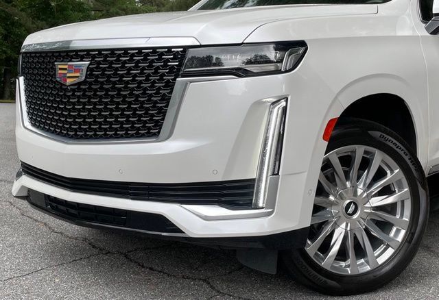 Used 2022 Cadillac Escalade Premium Luxury AWD/4WD image 3