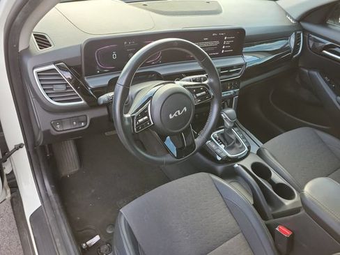 Certified 2025 Kia Seltos S AWD/4WD image 8