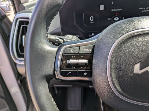 Certified 2025 Kia Sorento SX FWD image 32