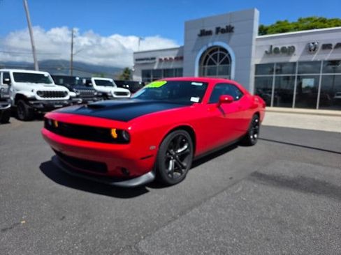 Used 2022 Dodge Challenger R/T RWD image 3