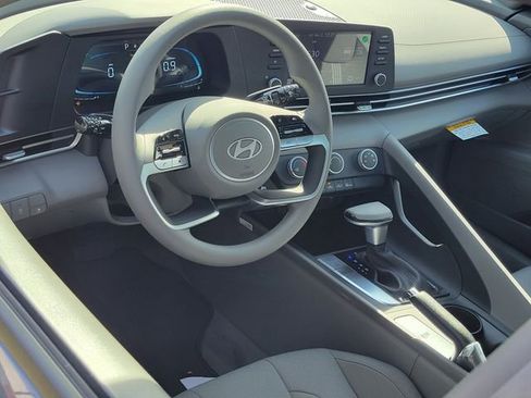 New 2026 Hyundai Elantra SE image 3