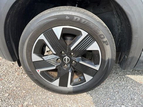 Used 2025 Nissan Kicks SV FWD image 9