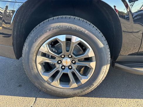 New 2026 Chevrolet Suburban LT w/ Comfort Package image 18