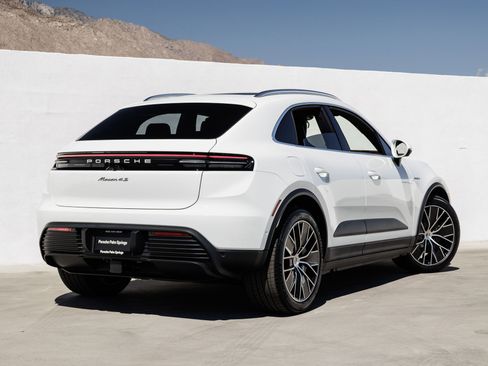 Certified 2025 Porsche Macan 4S Electric AWD/4WD image 7