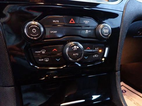Used 2019 Chrysler 300 S AWD/4WD image 19