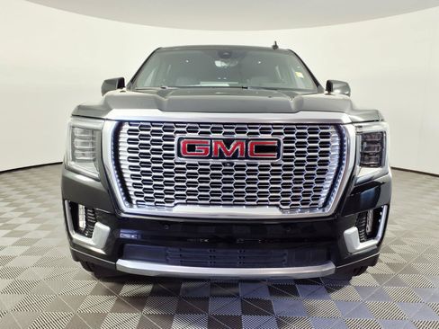 Used 2021 GMC Yukon XL Denali w/ Denali Premium Package AWD/4WD image 2