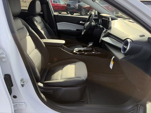 New 2026 Chevrolet Trax LT w/ Driver Confidence Package image 13