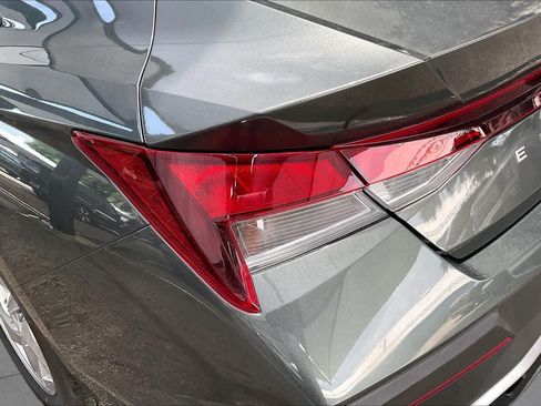 Certified 2026 Hyundai Elantra SE FWD image 28