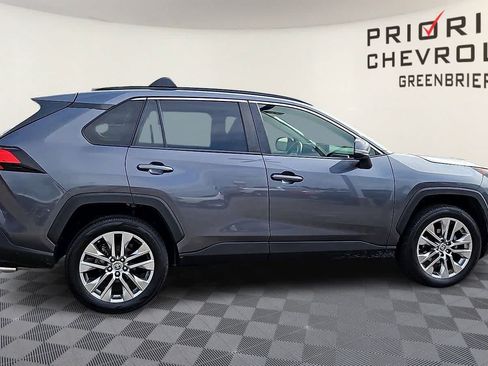 Used 2019 Toyota RAV4 XLE Premium w/ Cold Weather Package AWD/4WD image 9