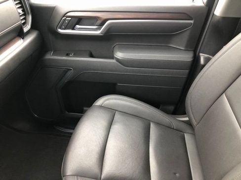 Used 2025 GMC Sierra 1500 SLT AWD/4WD image 12