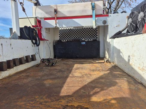 Used 2012 Ford F550 4x4 Crew Cab Super Duty w/ Payload Upgrade Pkg image 25