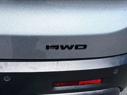 Used 2023 GMC Acadia SLE w/ Driver Convenience Package AWD/4WD image 30