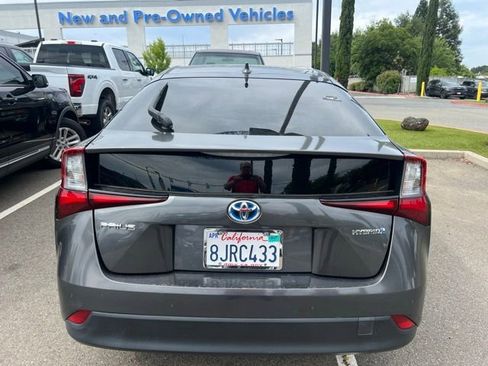 Used 2019 Toyota Prius LE FWD image 9