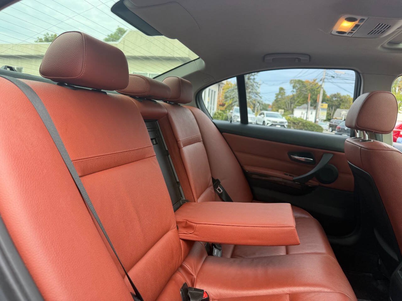 Used 2011 BMW 335i xDrive Sedan AWD/4WD image 23