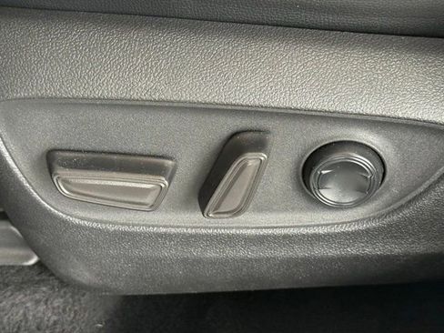 Certified 2020 Toyota Highlander XLE image 26