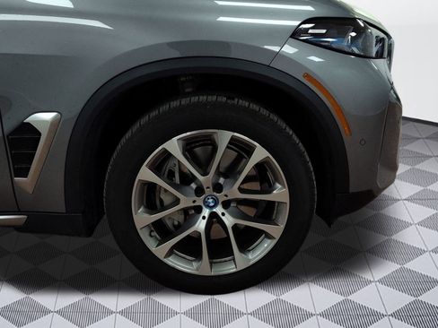 Used 2025 BMW X5 xDrive50e w/ Parking Assistance Package image 11