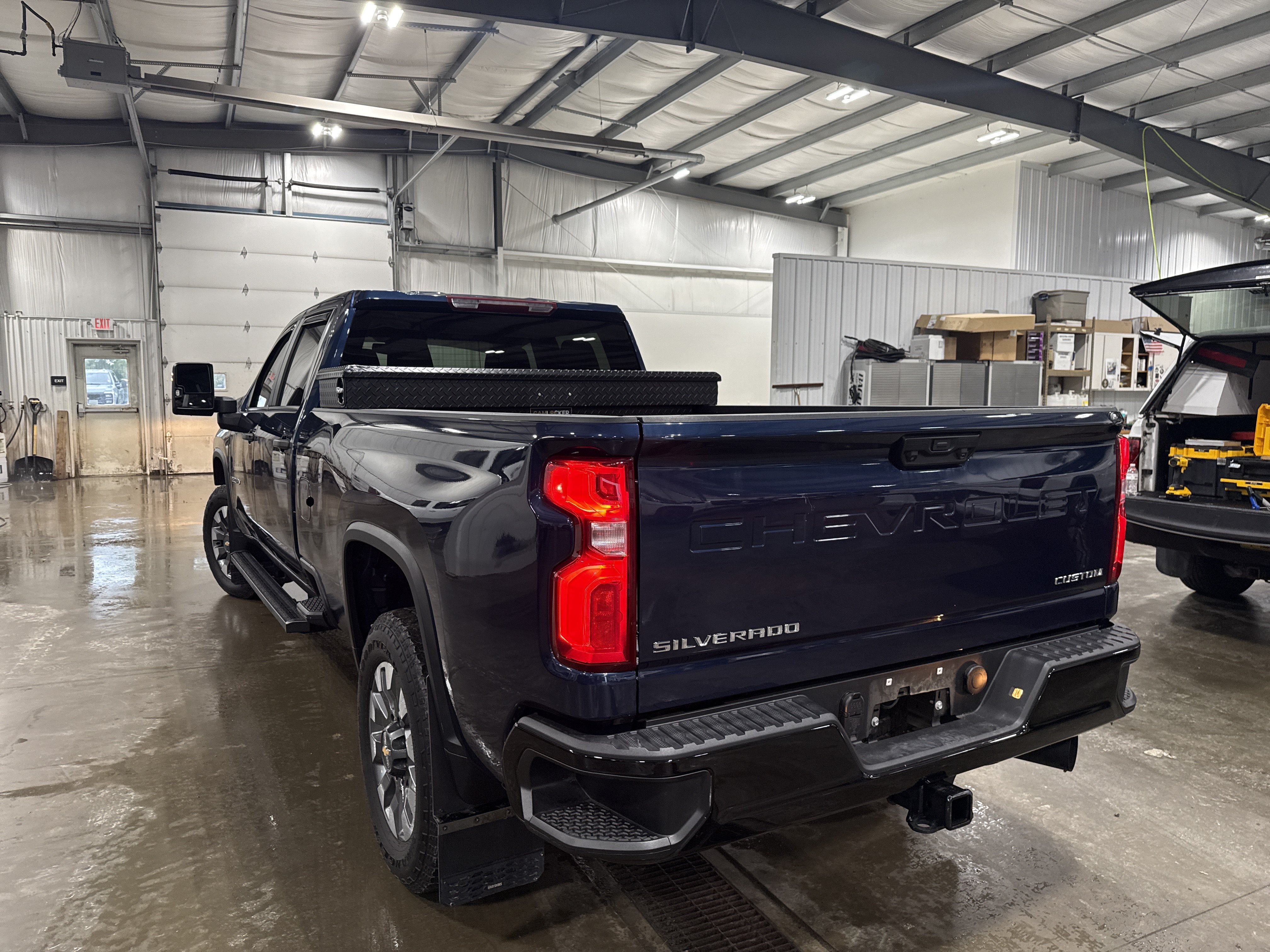 Used 2021 Chevrolet Silverado 2500 Custom w/ Custom Value Package AWD/4WD image 4