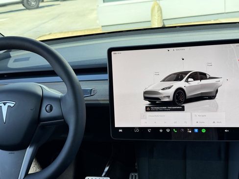 Used 2022 Tesla Model Y Performance AWD/4WD image 18