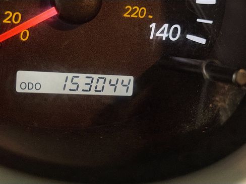 Used 2005 Toyota Highlander 4WD V6 w/ 3rd Row image 18