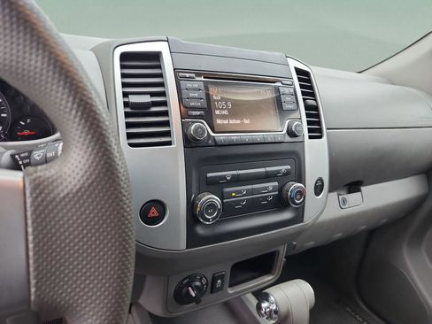 Used 2016 Nissan Frontier SV w/ Moonroof Package image 11