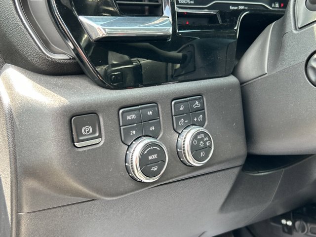 Used 2023 GMC Sierra 1500 SLT w/ SLT Convenience Package AWD/4WD image 32