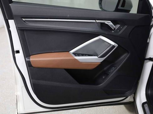 Used 2023 Audi Q3 2.0T Premium w/ Convenience Package image 16