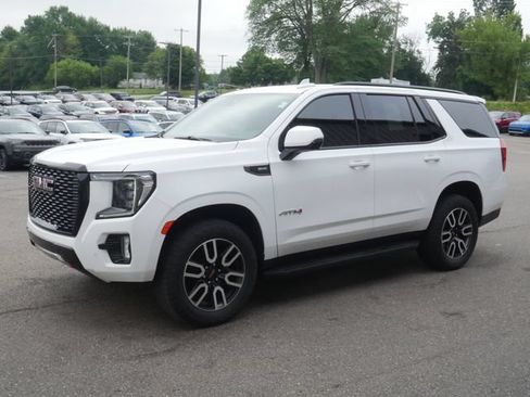 Used 2023 GMC Yukon AT4 w/ LPO, Floor Liner Package AWD/4WD image 9